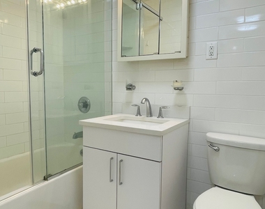 400 East 89th Street - Photo Thumbnail 8