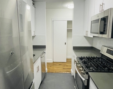 400 East 89th Street - Photo Thumbnail 6