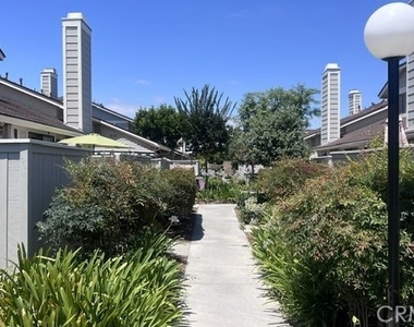 1700 W Cerritos - Photo Thumbnail 3