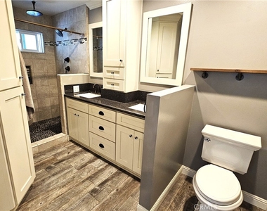 1124 W Woodcrest Avenue - Photo Thumbnail 24