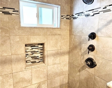 1124 W Woodcrest Avenue - Photo Thumbnail 26