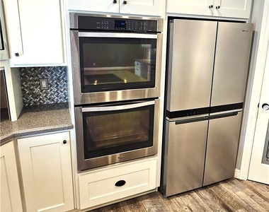 1124 W Woodcrest Avenue - Photo Thumbnail 6