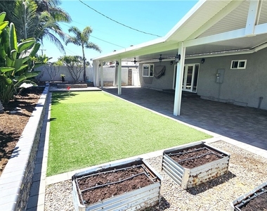 1124 W Woodcrest Avenue - Photo Thumbnail 30