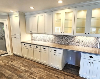 1124 W Woodcrest Avenue - Photo Thumbnail 3