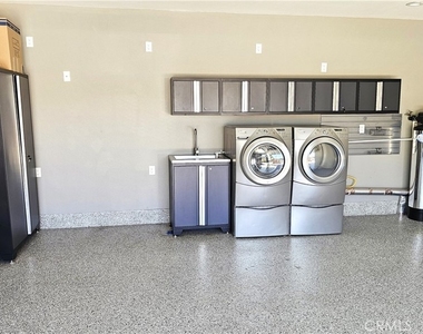 1124 W Woodcrest Avenue - Photo Thumbnail 34