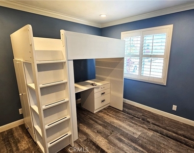 1124 W Woodcrest Avenue - Photo Thumbnail 13
