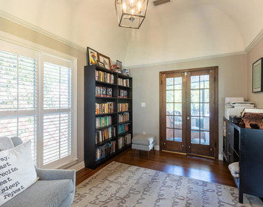 1541 Rose Villa Street - Photo Thumbnail 8