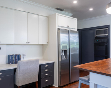 1541 Rose Villa Street - Photo Thumbnail 13