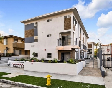 1245 N New Hampshire Ave #2 - Photo Thumbnail 2
