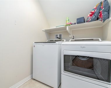 132 Parkwood - Photo Thumbnail 14