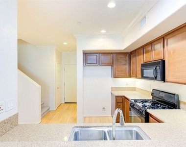 7 Chilmark Street - Photo Thumbnail 7