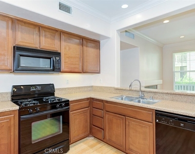 7 Chilmark Street - Photo Thumbnail 9