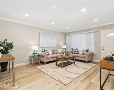 713 N Morgan Street N - Photo Thumbnail 4