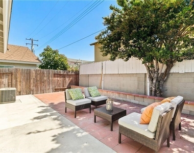 713 N Morgan Street N - Photo Thumbnail 15
