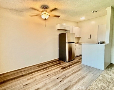 1820 W Sallie - Photo Thumbnail 12