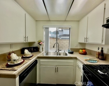 17181 Elm Street - Photo Thumbnail 22