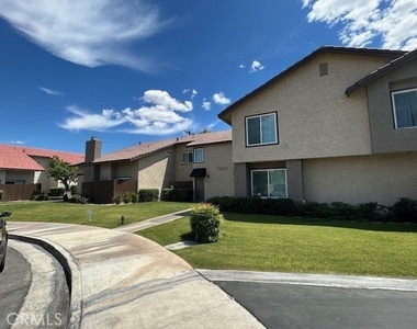 74533 Sagebrush Drive - Photo Thumbnail 2