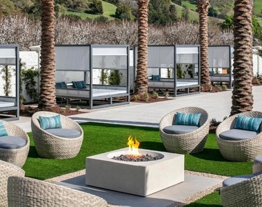 2090 Via Santa Elena - Photo Thumbnail 9