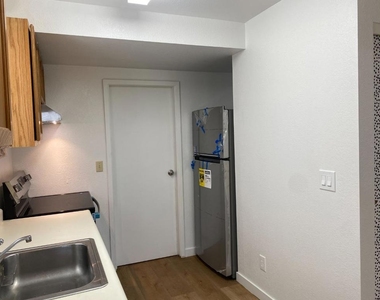 81 Camelot Court - Photo Thumbnail 2