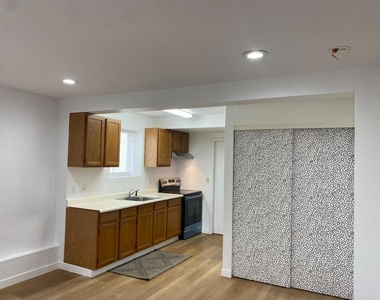 81 Camelot Court - Photo Thumbnail 1