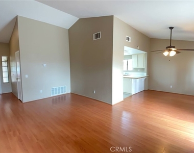 560 Boston Street - Photo Thumbnail 2