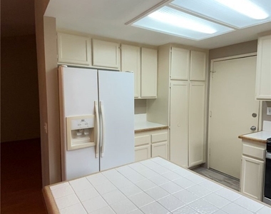 560 Boston Street - Photo Thumbnail 5