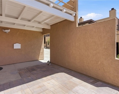 2744 E 20th Street - Photo Thumbnail 5
