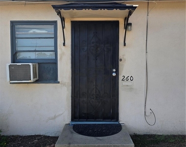 260 W 18th Street - Photo Thumbnail 1