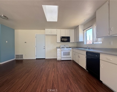 1677 Rosena Avenue - Photo Thumbnail 2