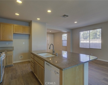 32018 Merano Street - Photo Thumbnail 9