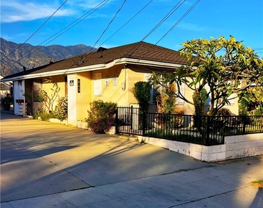 843 W Walnut - Photo Thumbnail 2