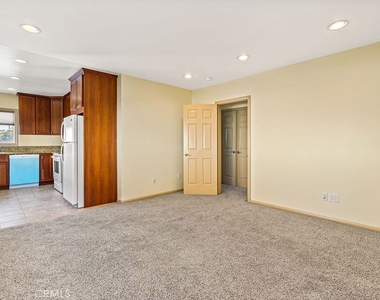 113 N 1st Street - Photo Thumbnail 5