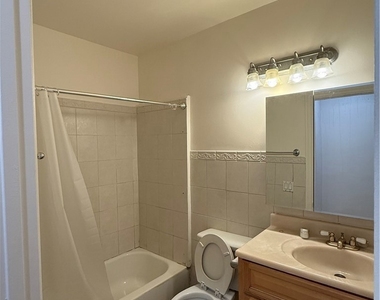 7045 Lindley - Photo Thumbnail 8
