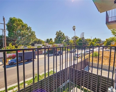 10719 Addison Street - Photo Thumbnail 30
