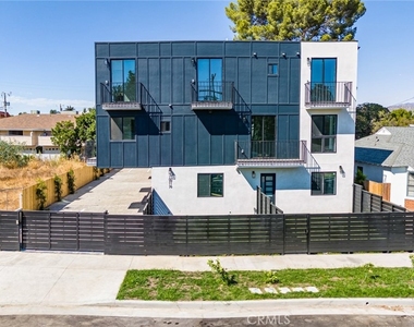 10719 Addison Street - Photo Thumbnail 37