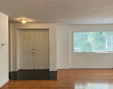 1037 Sunset Boulevard - Photo Thumbnail 1