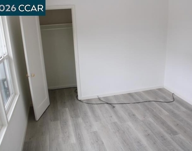 4010 Macdonald Ave - Photo Thumbnail 14