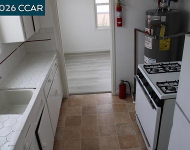 4010 Macdonald Ave - Photo Thumbnail 9