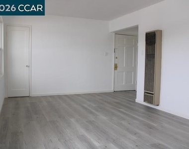 4010 Macdonald Ave - Photo Thumbnail 5