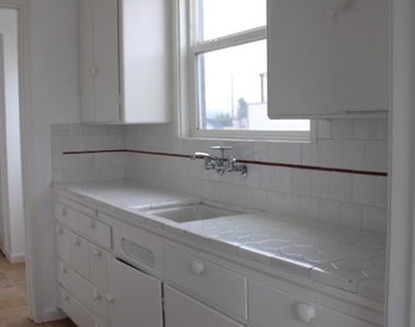 4010 Macdonald Ave - Photo Thumbnail 7