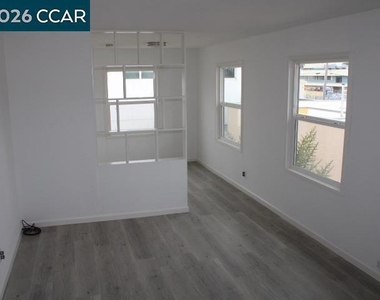 4010 Macdonald Ave - Photo Thumbnail 1