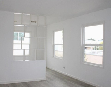 4010 Macdonald Ave - Photo Thumbnail 2