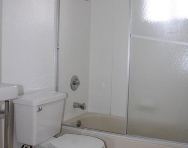 4010 Macdonald Ave - Photo Thumbnail 18