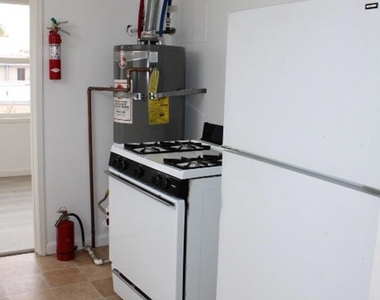 4010 Macdonald Ave - Photo Thumbnail 11