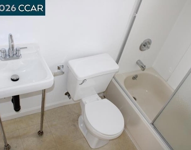 4010 Macdonald Ave - Photo Thumbnail 17