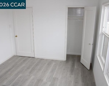 4010 Macdonald Ave - Photo Thumbnail 13