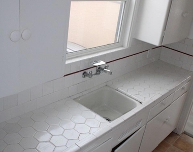 4010 Macdonald Ave - Photo Thumbnail 12