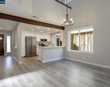 1539 Trimingham Dr - Photo Thumbnail 14
