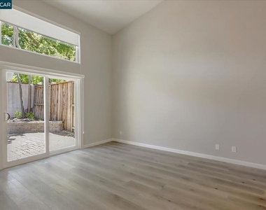 1539 Trimingham Dr - Photo Thumbnail 19