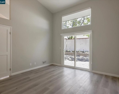 1539 Trimingham Dr - Photo Thumbnail 21